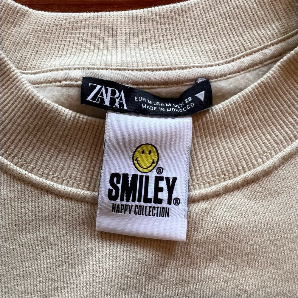 Zara x Smiley Happy Collection Crewneck Puff Print Graphic Sweatshirt - Picture 4 of 4